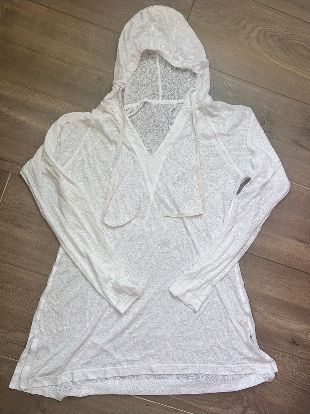 Women’s Athleta White lightweight hoodie size L